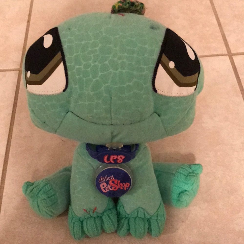 Littlest pet shop stuff animal